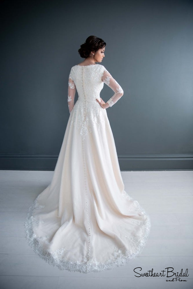 7208- Holly Bridal